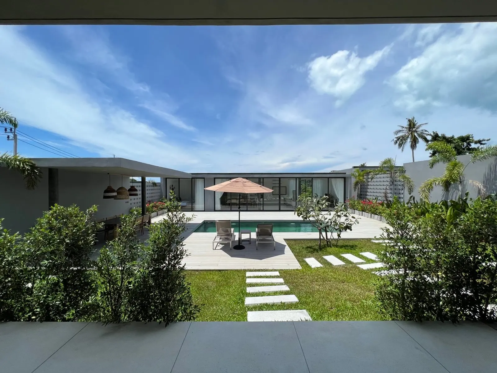 "Elegant 18-Bedroom Villa Retreat with Stunning Sea Views in Koh Samui" 'Freehold"