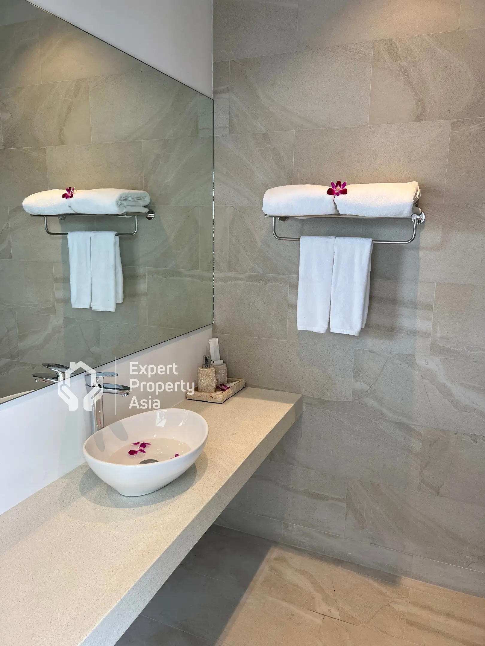 "Luxury Villa Estate for Sale in Choengmon – Prime Beachside Investment in Koh Samui"