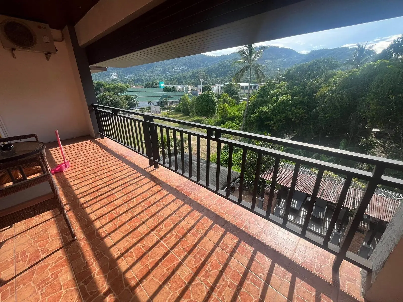 Charming 1-Bedroom Condominium FOREIGNER QUOTA in Chaweng, Koh Samui " Freehold"