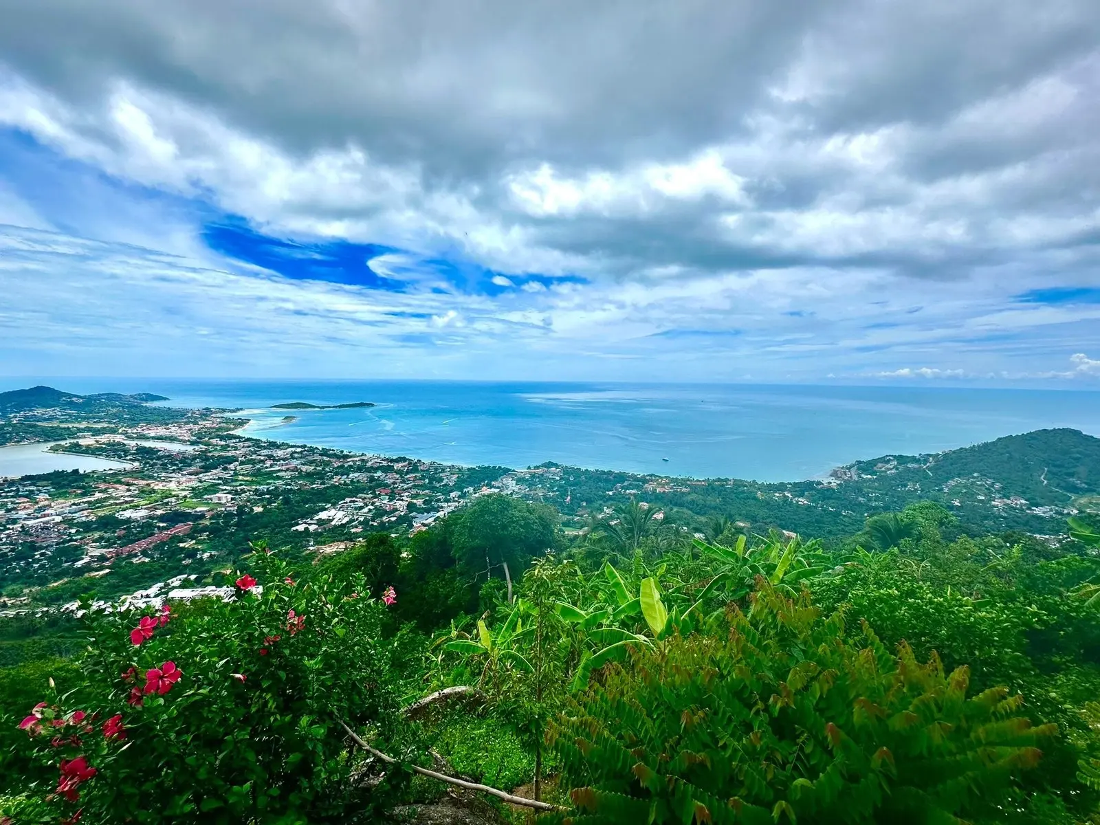 "Opportunité RARE : Parcelle avec vue sur la mer de 3 Rai à Chaweng Noi, Koh Samui"