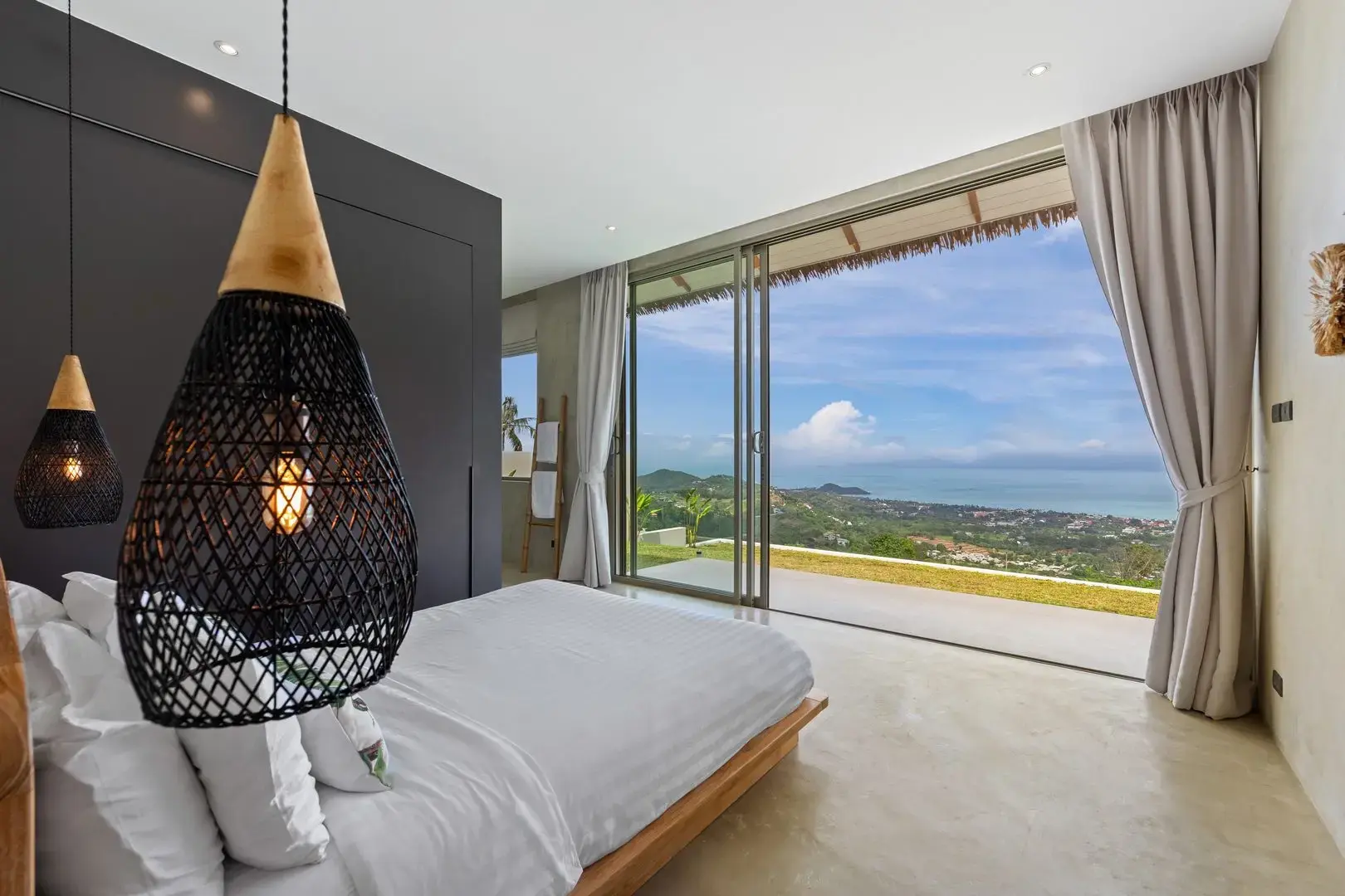 4 Bedrooms Hillside Villa in Bophut Koh Samui " Free hold"