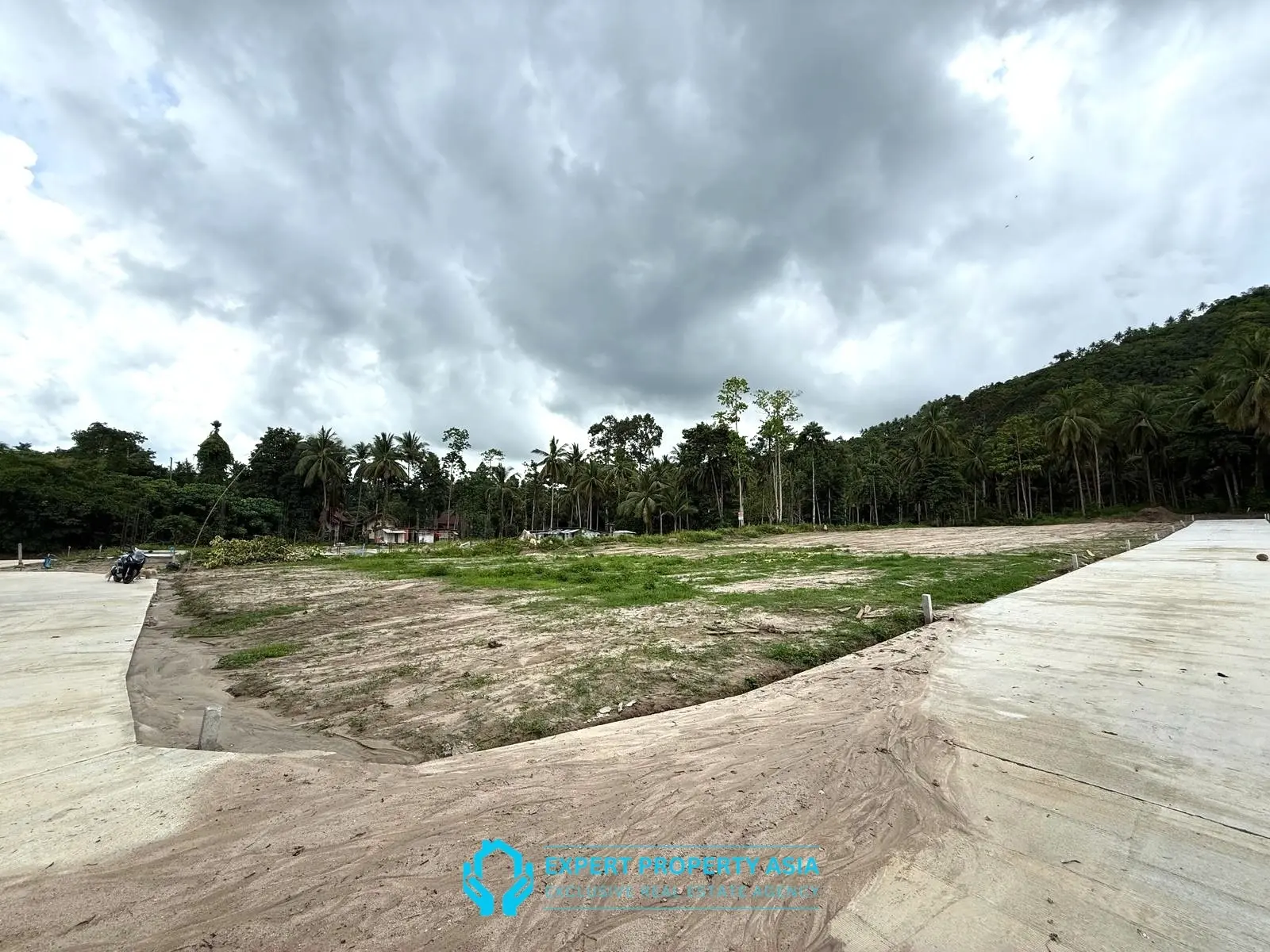 "Exceptional Land Investment in Taling Ngam – Ideal for Villas, Close to Key Amenities"