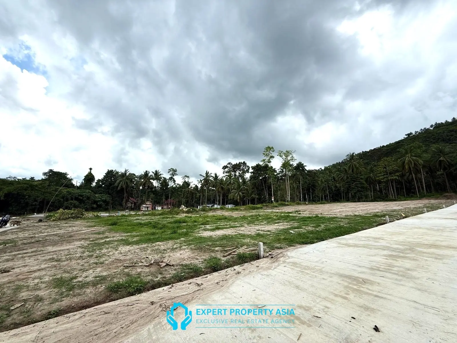 "Exceptional Land Investment in Taling Ngam – Ideal for Villas, Close to Key Amenities"