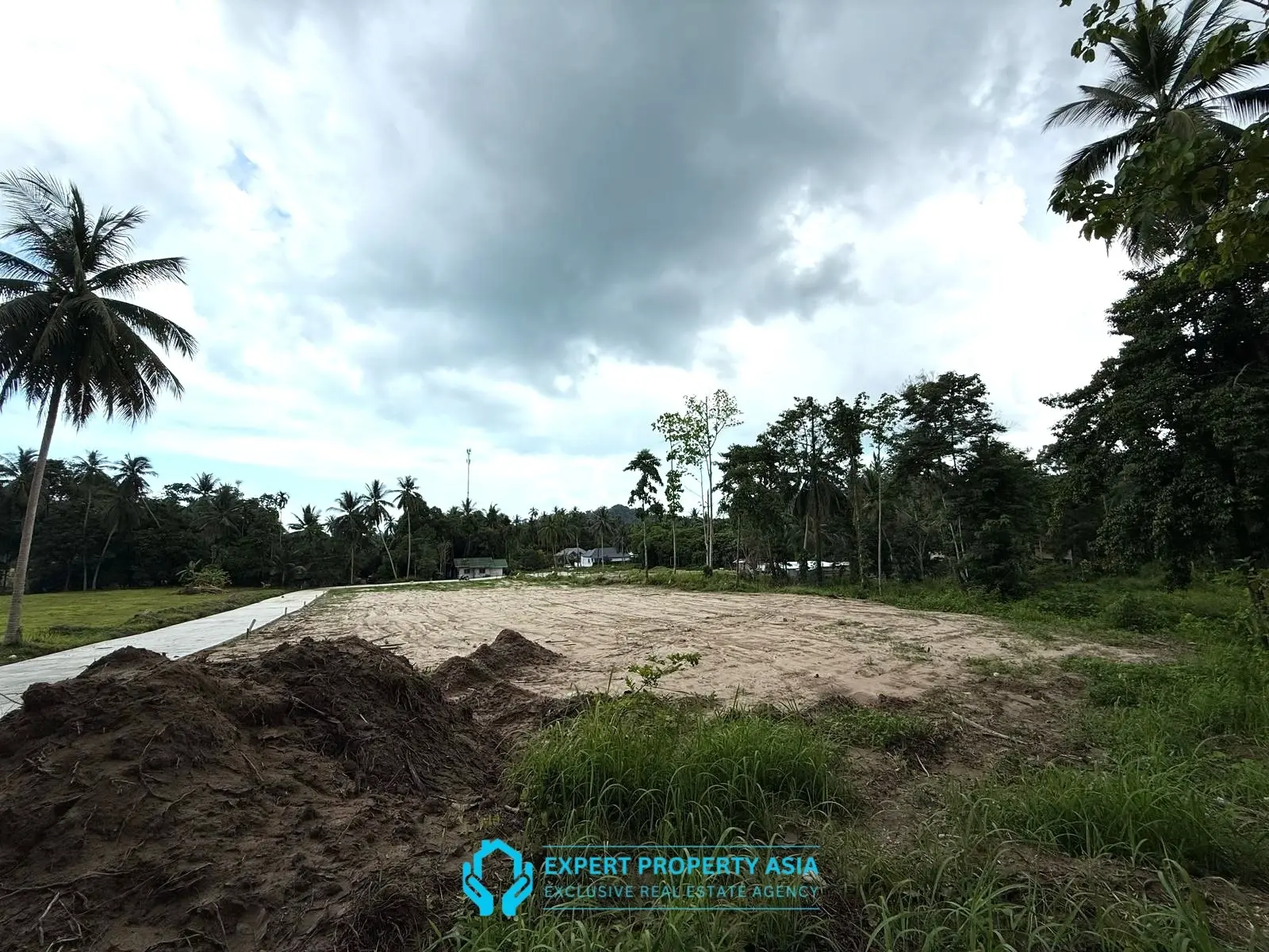 "Exceptional Land Investment in Taling Ngam – Ideal for Villas, Close to Key Amenities"