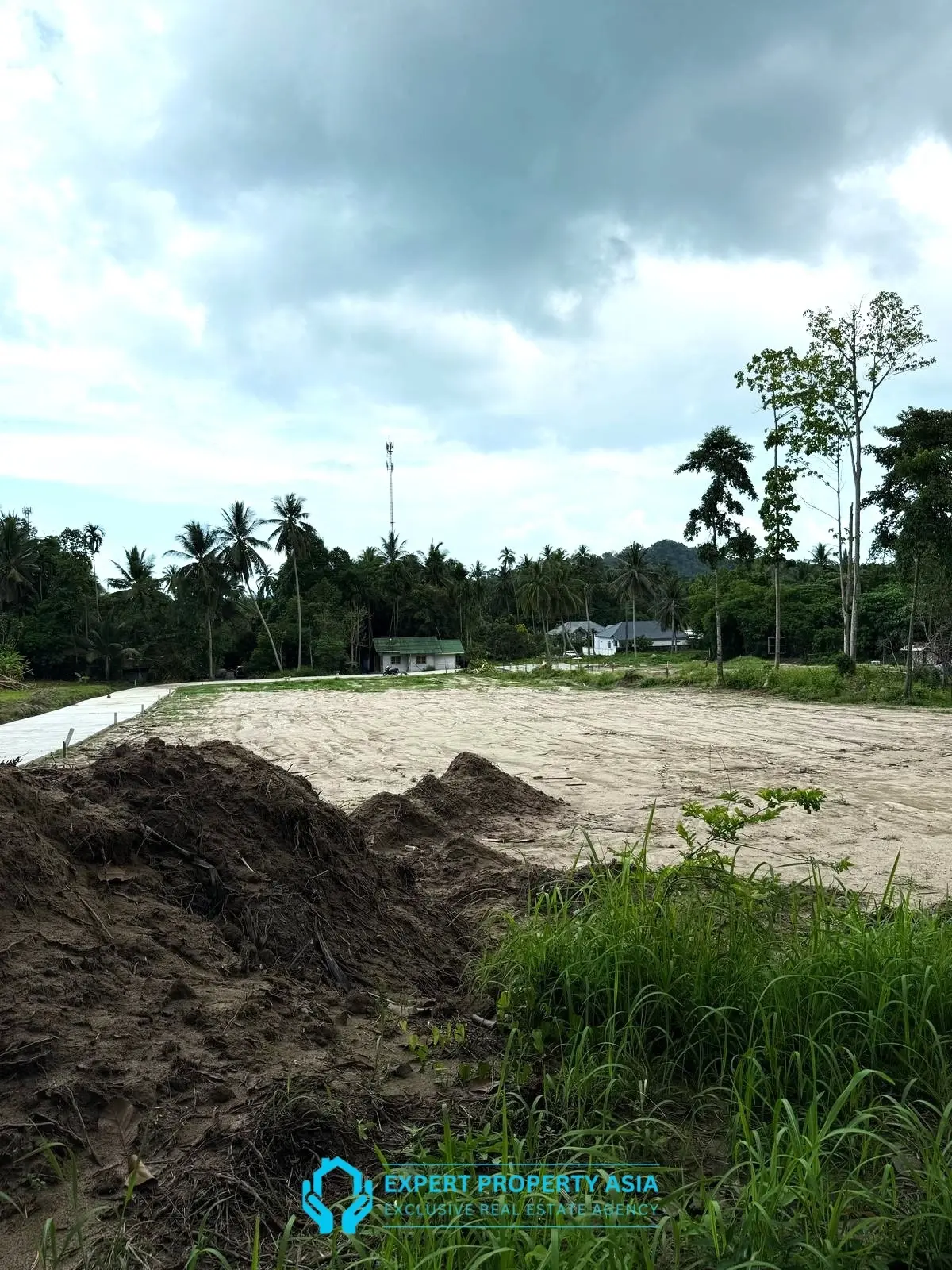 "Exceptional Land Investment in Taling Ngam – Ideal for Villas, Close to Key Amenities"