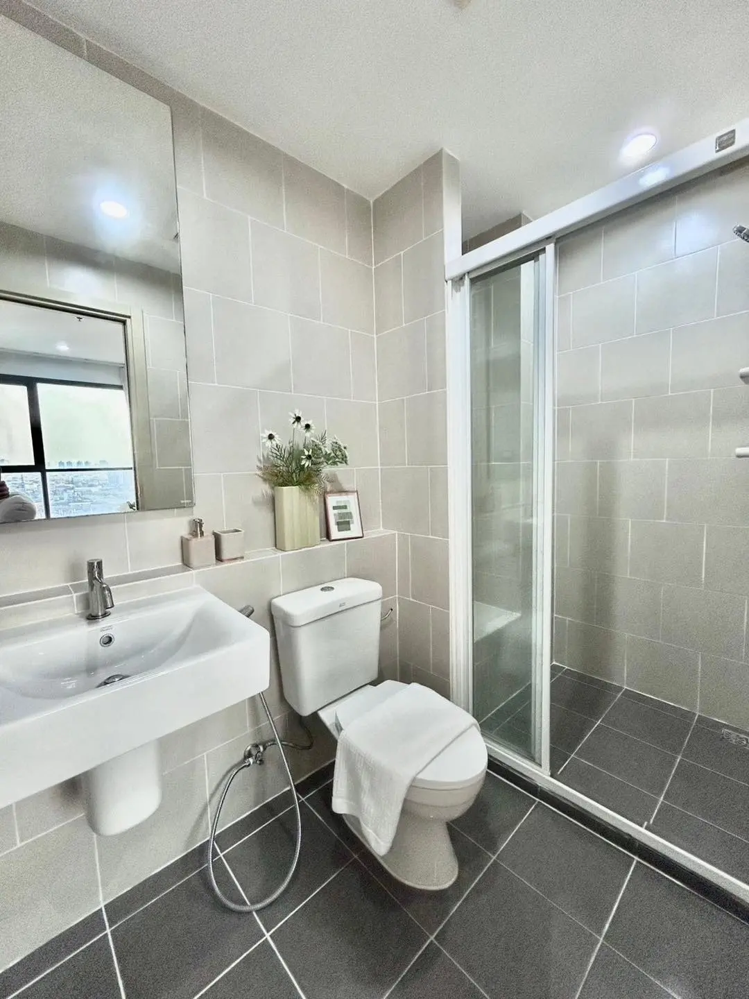 Great Investment Opportunity – High-Floor Condo Near ABAC & Ramkhamhaeng, Only 1.99M