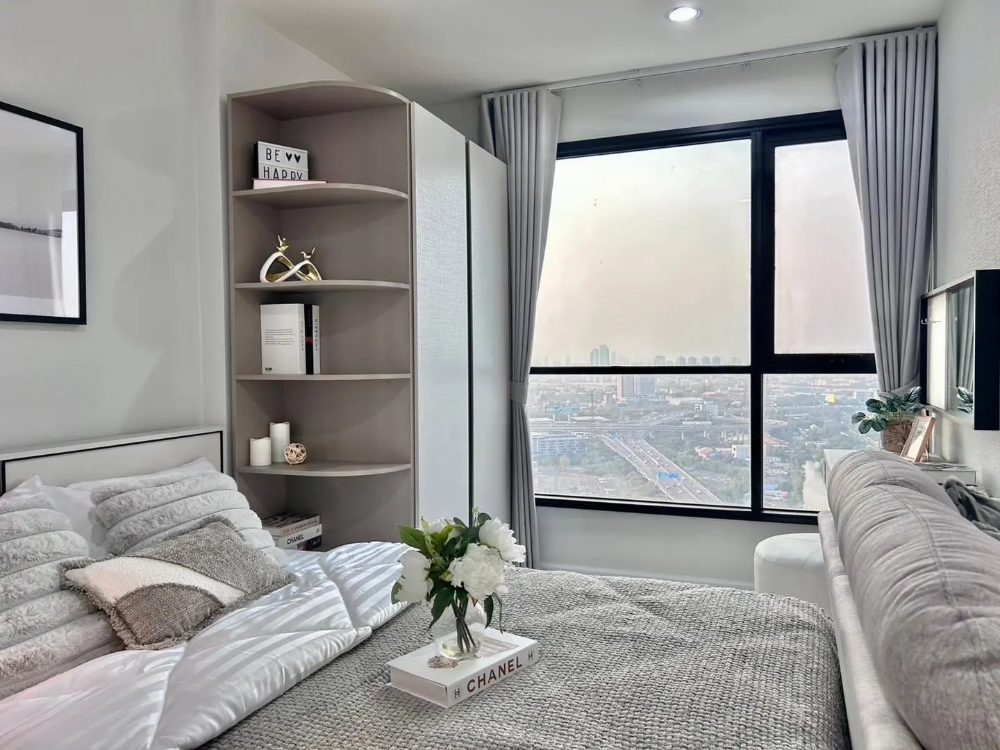 Great Investment Opportunity – High-Floor Condo Near ABAC & Ramkhamhaeng, Only 1.99M