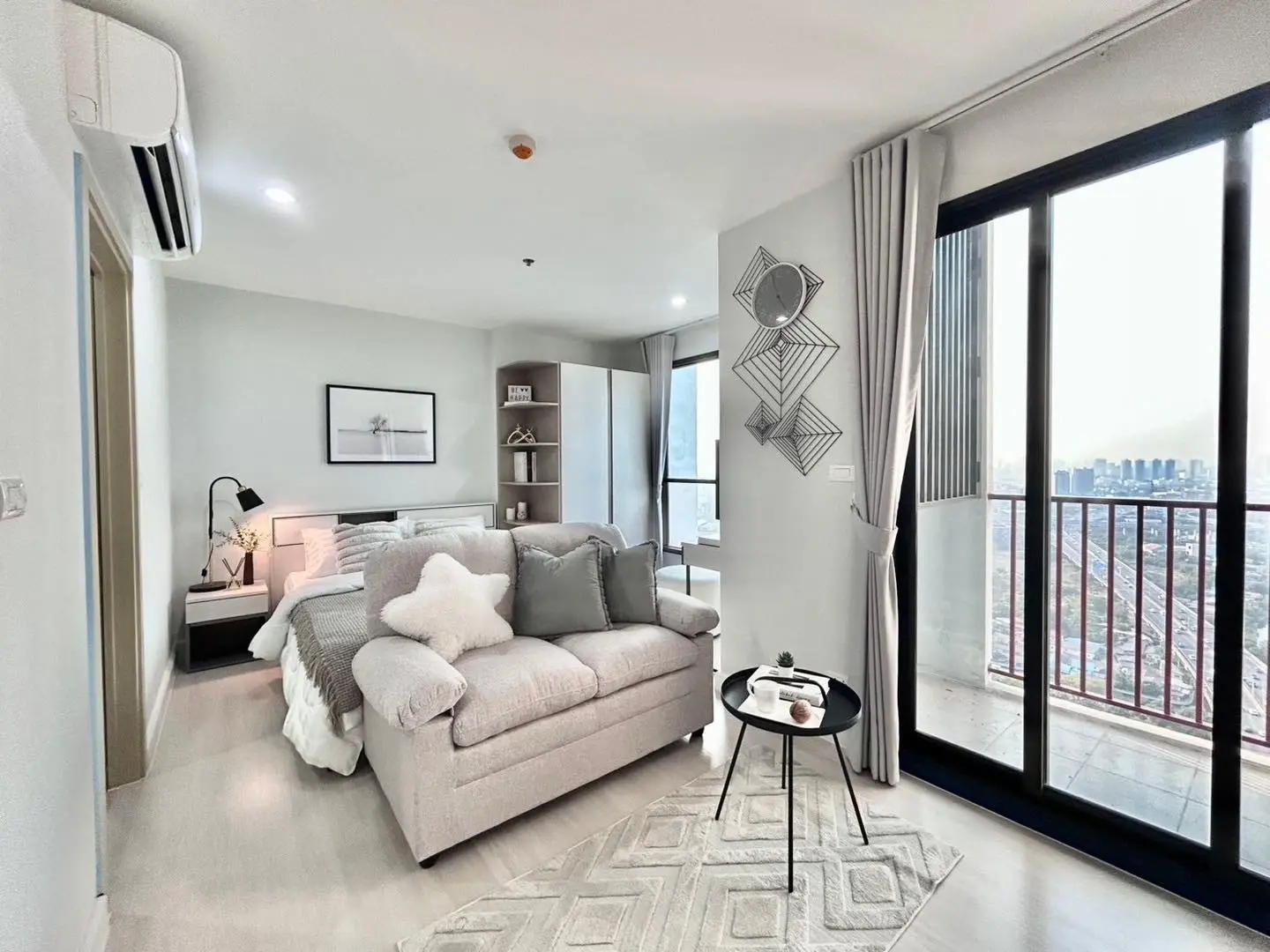 Great Investment Opportunity – High-Floor Condo Near ABAC & Ramkhamhaeng, Only 1.99M