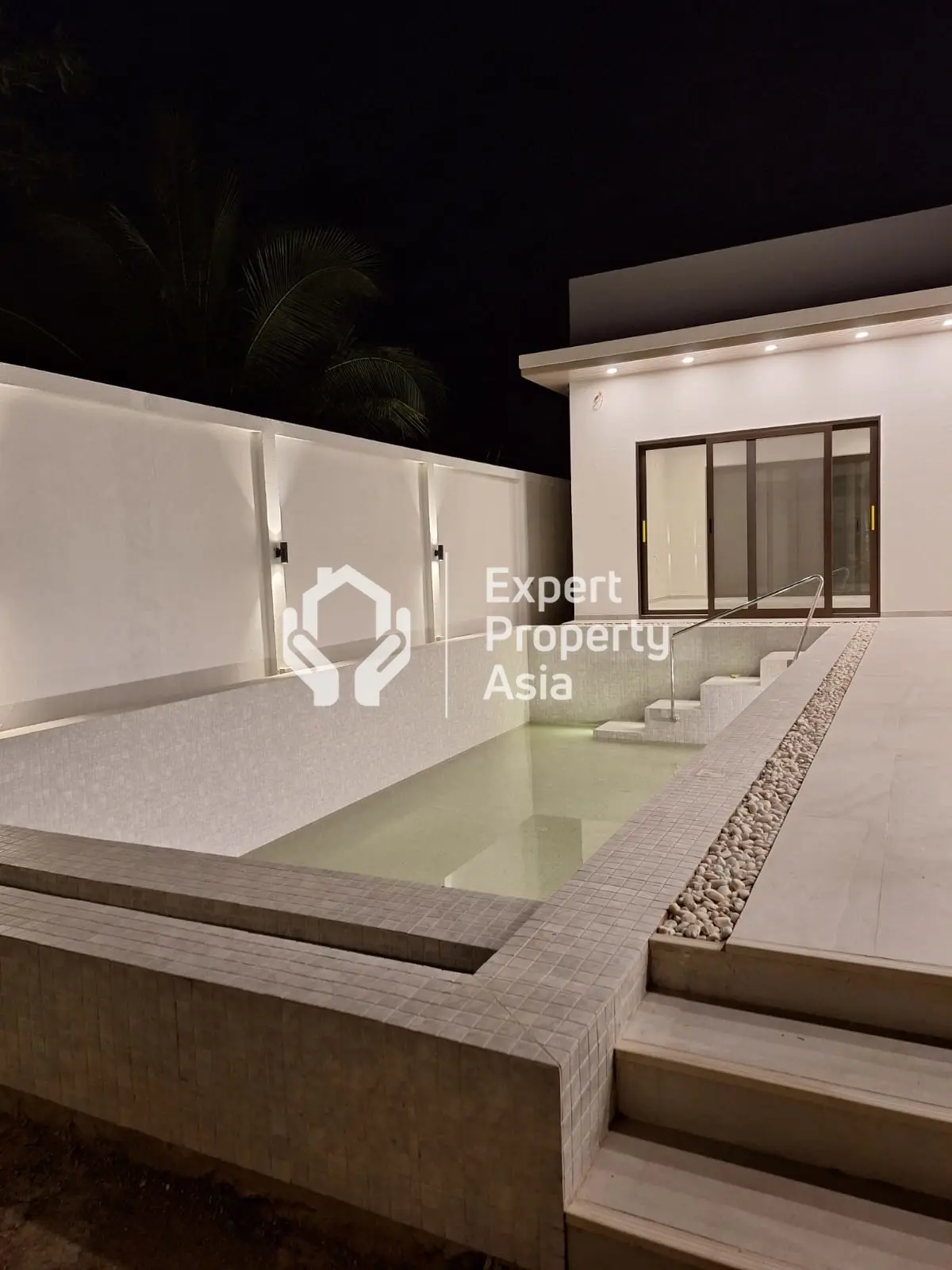 "Luxurious 3-Bedroom Villa with Private Infinity Pool in Maenam, Koh Samui" " Free hold"