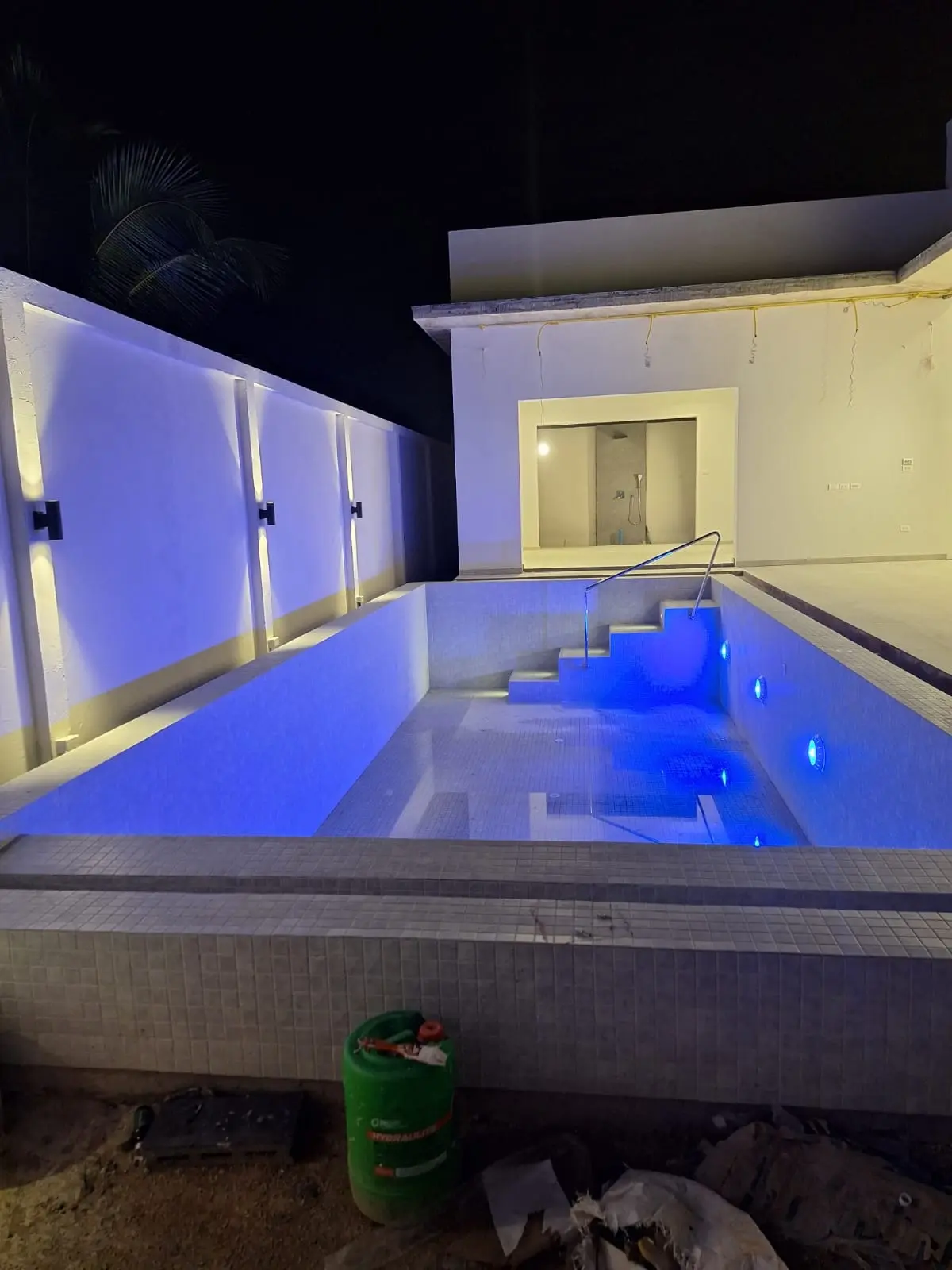 "Villa de luxe de 3 chambres avec piscine à débordement privée à Maenam, Koh Samui" "Propriété libre"