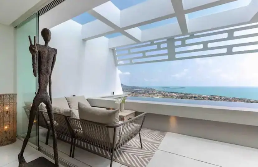 Villa moderne luxueuse de 3 chambres avec piscine à débordement et vue sur la mer à Chaweng