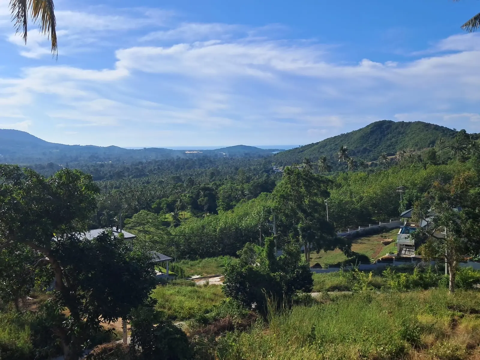 "Exceptional Value: 400 sqm Freehold Land in Maenam, Koh Samui!"