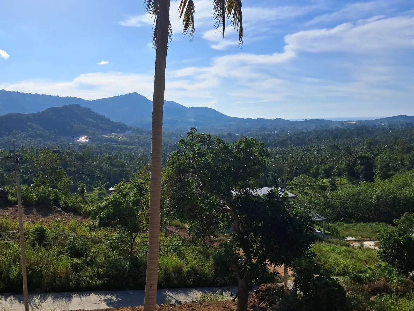 "Exceptional Value: 400 sqm Freehold Land in Maenam, Koh Samui!"