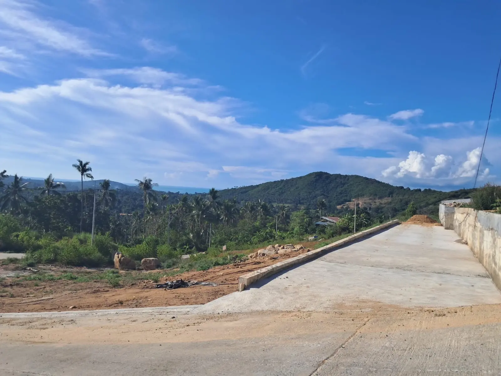 "Terrain avec vue mer imprenable à Maenam, Koh Samui - Prix imbattable !"