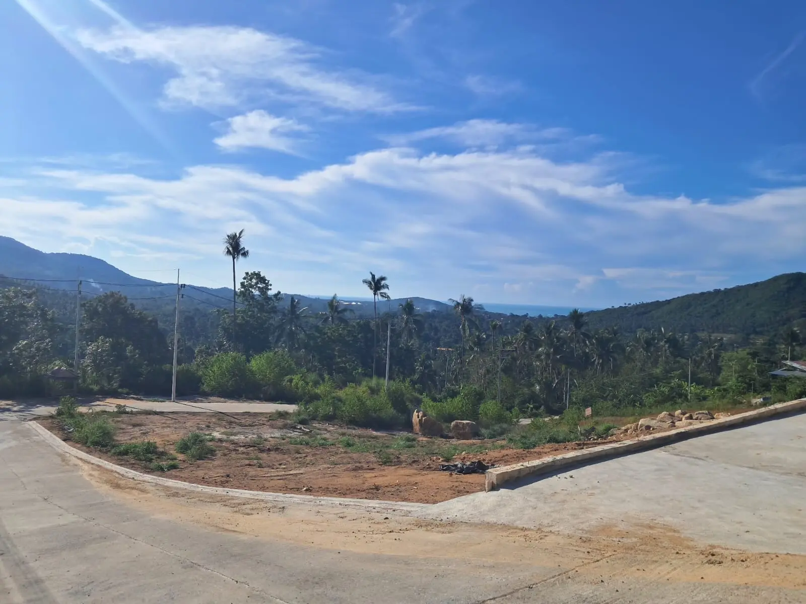 "Terrain avec vue mer imprenable à Maenam, Koh Samui - Prix imbattable !"