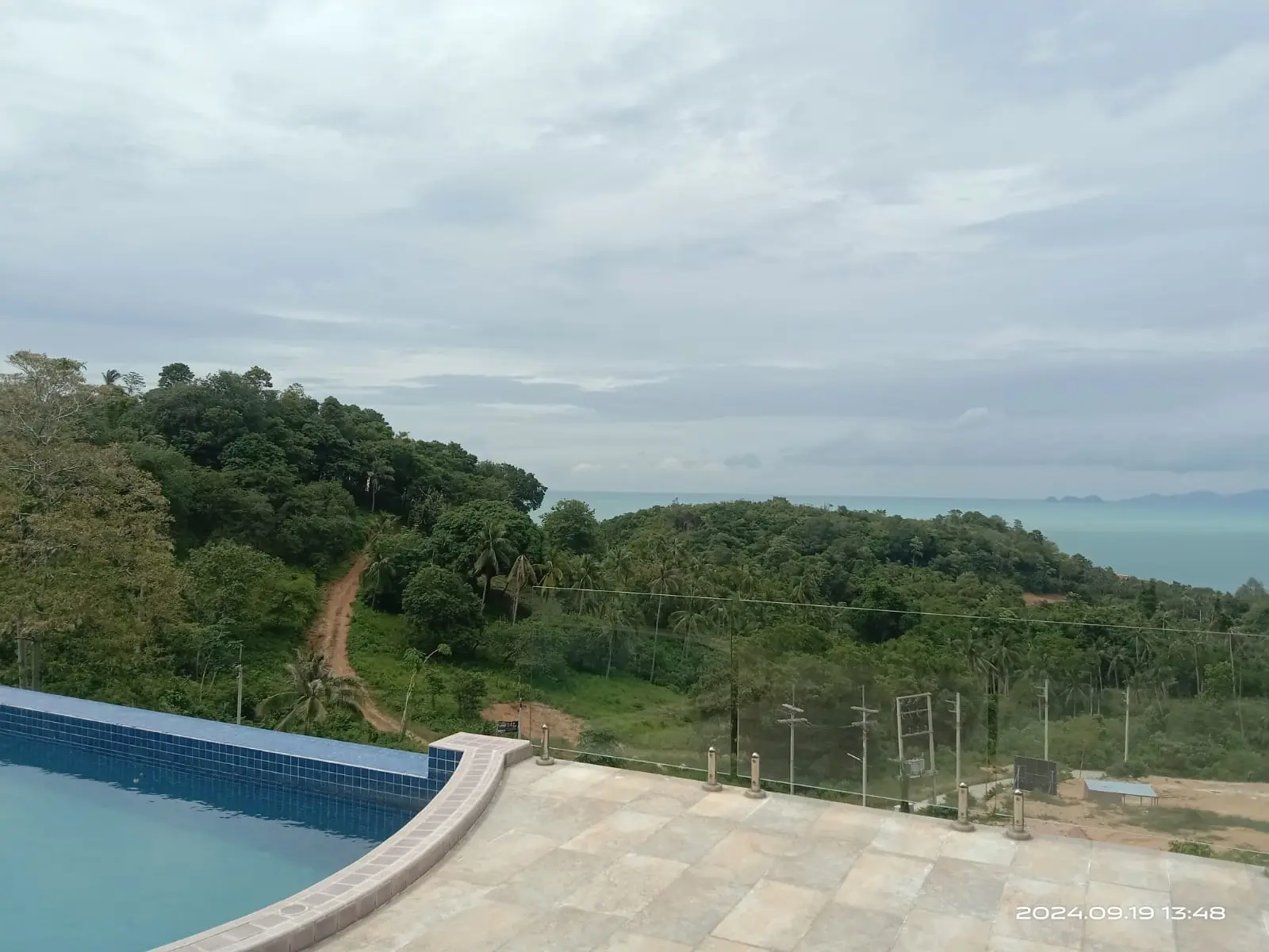 "Koh Samui Living : Communauté Exclusive de 12 Villas avec Vue sur Mer à Bangpor"