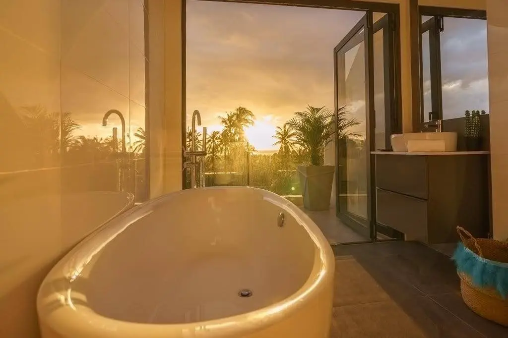 **À Louer : Superbe Villa de 4 Chambres avec Vue sur Mer et Coucher de Soleil**