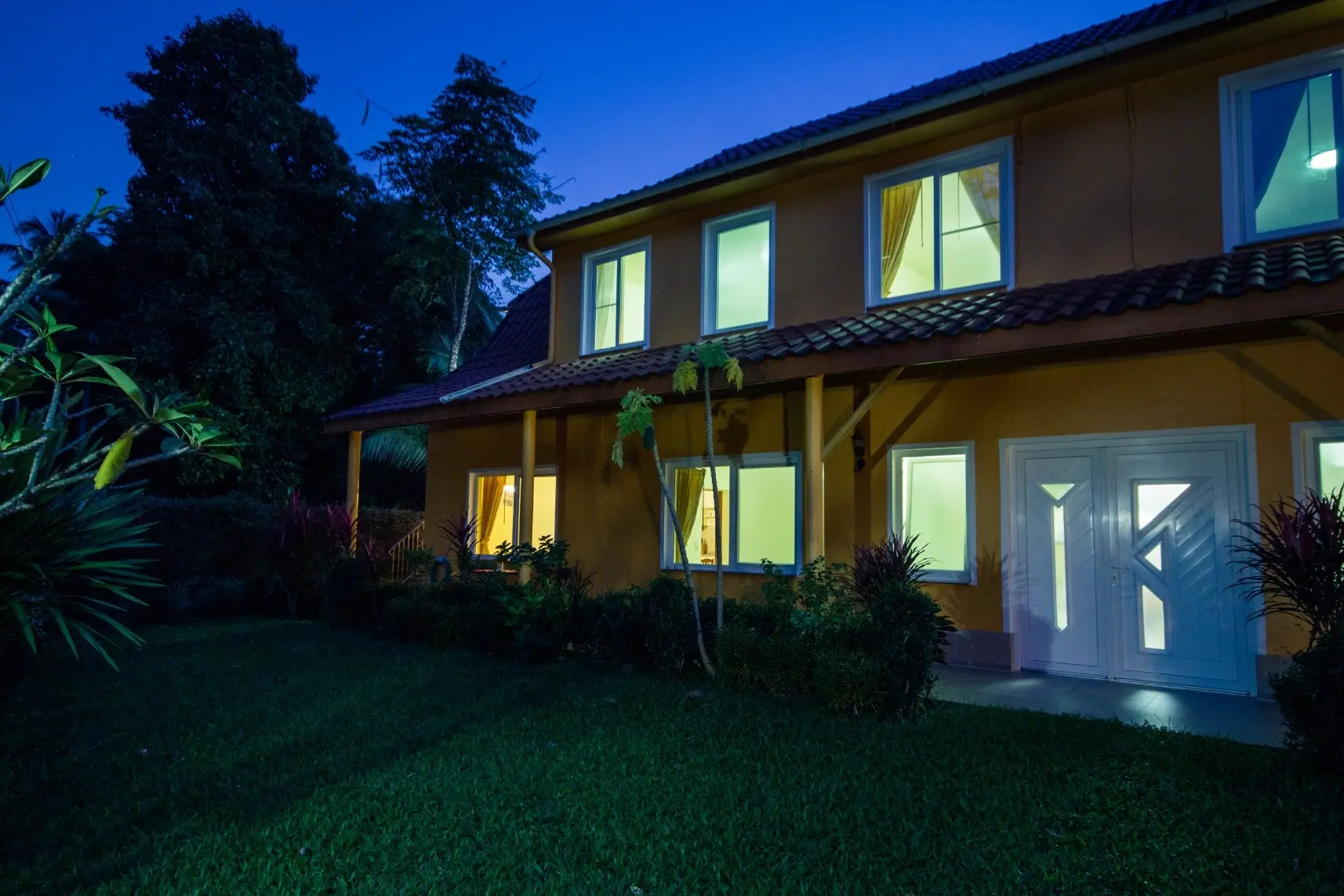 "Villa spacieuse de 5 chambres avec piscine et beau jardin à Nathon, Koh Samui"