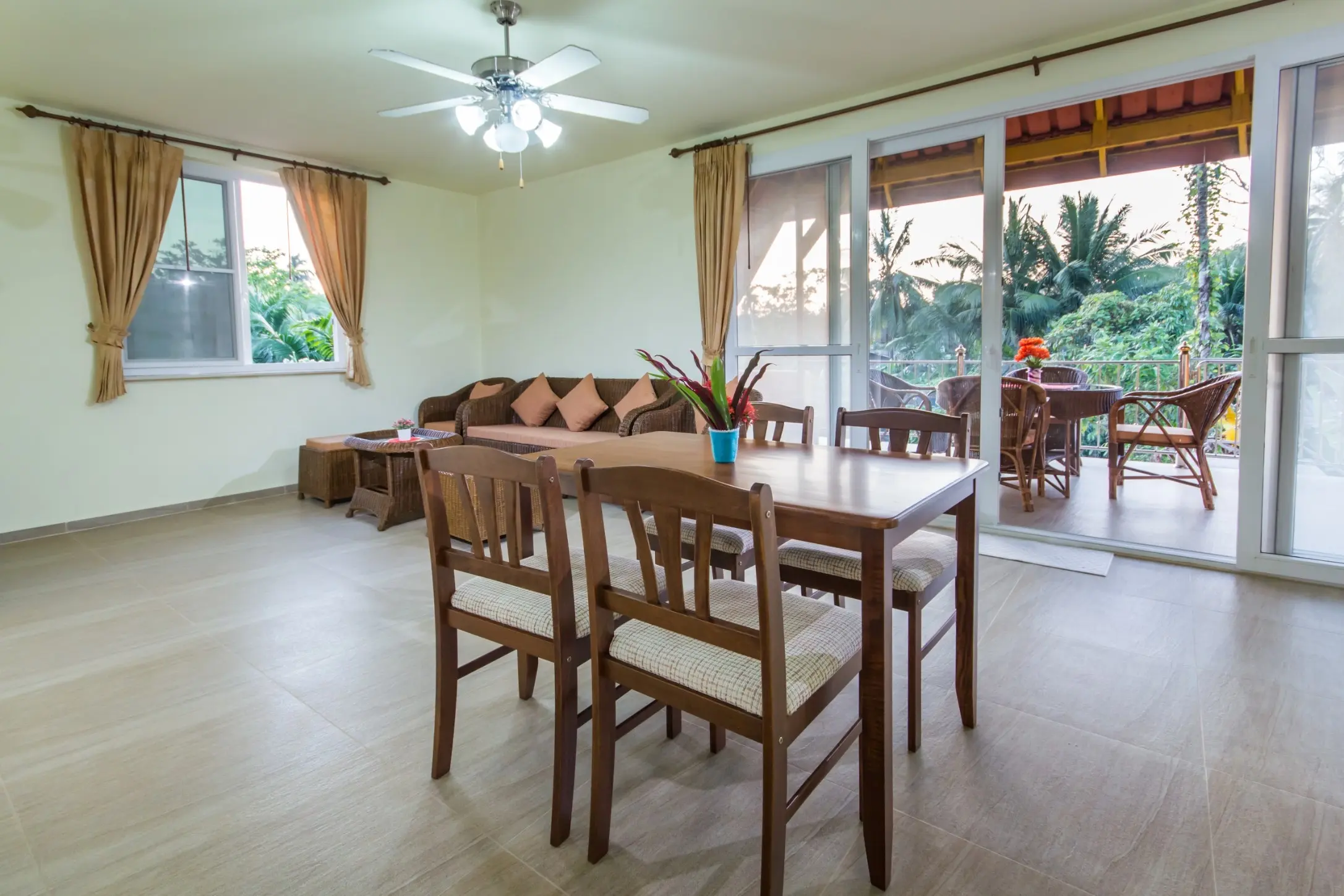 "Villa spacieuse de 5 chambres avec piscine et beau jardin à Nathon, Koh Samui"