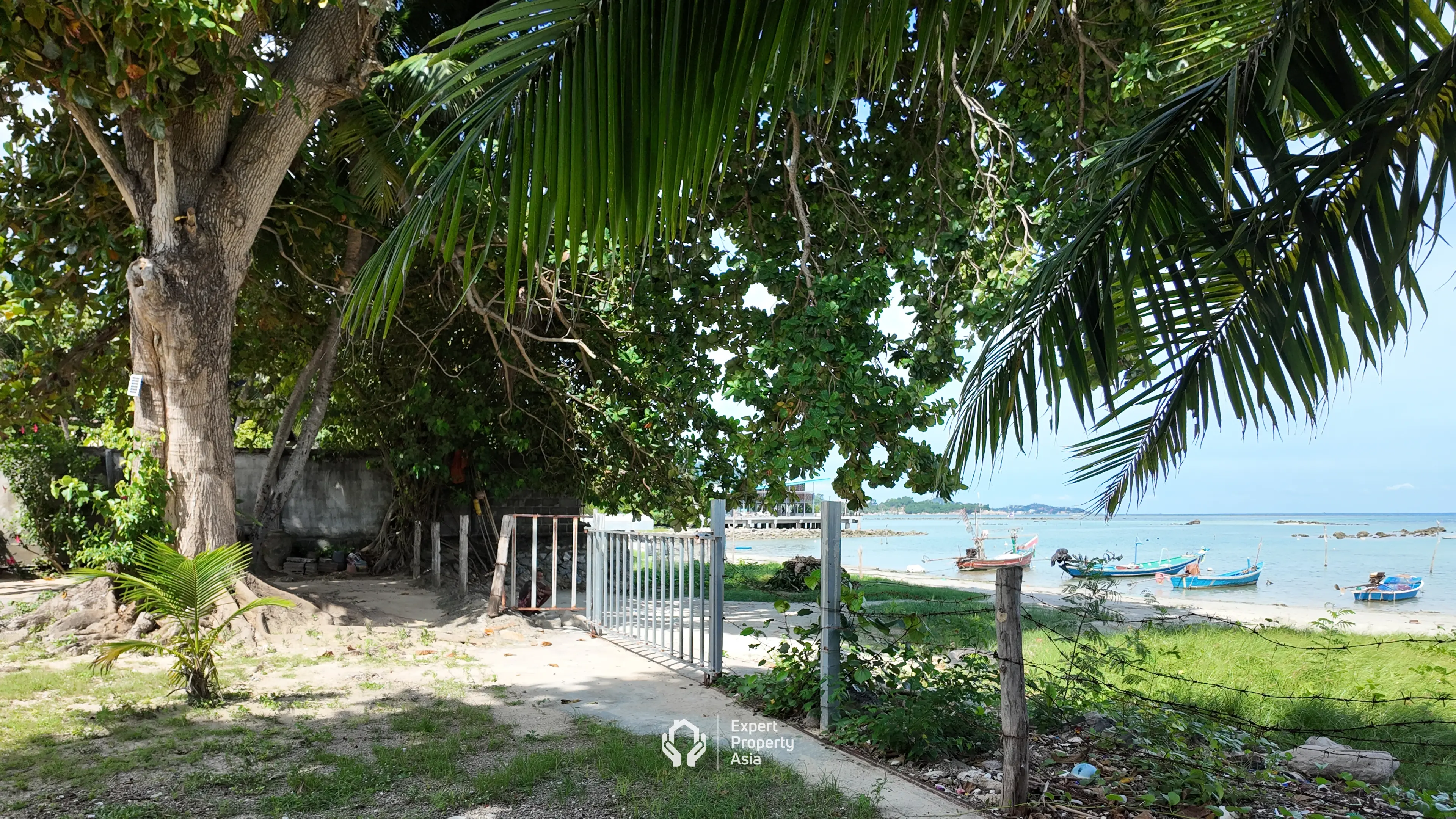 โอกาสที่ยอดเยี่ยมในการเป็นเจ้าของที่ดินติดชายหาดใกล้โรงเรียนนานาชาติ