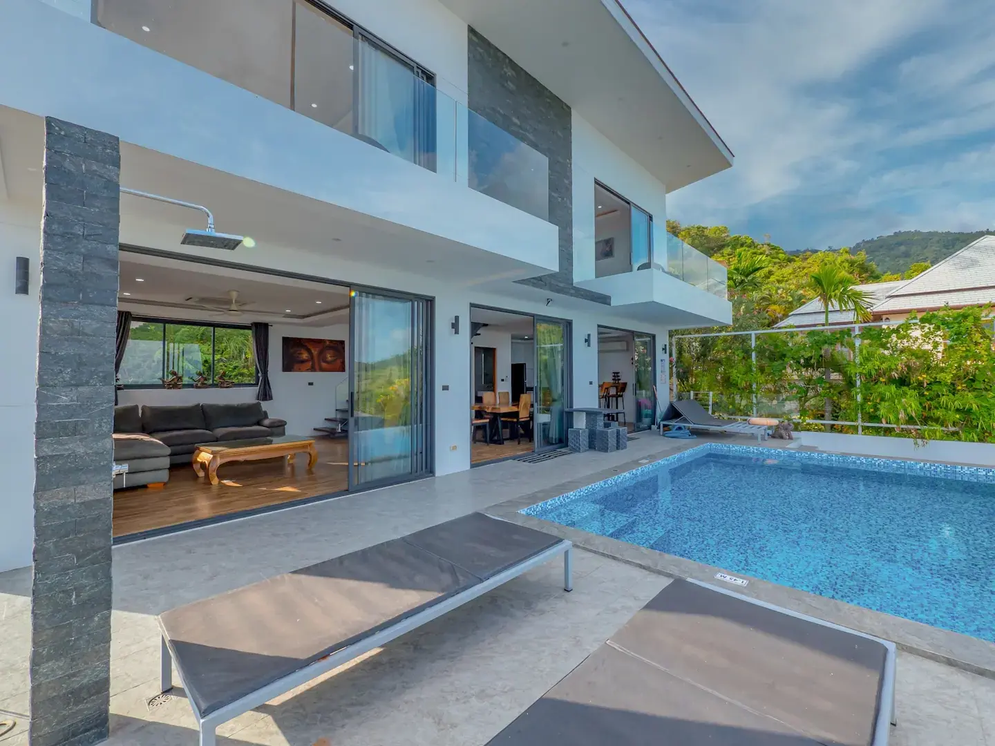 "Villas en pleine propriété avec vue sur la mer : Espaces de vie spacieux à Lamai, Koh Samui"