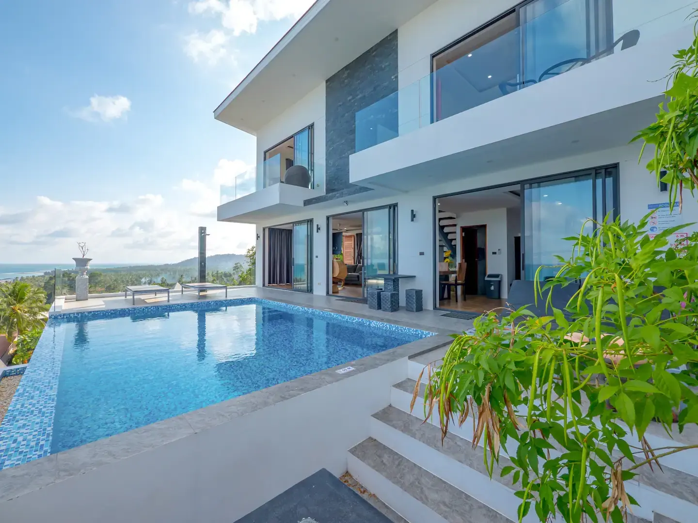 "Villas en pleine propriété avec vue sur la mer : Espaces de vie spacieux à Lamai, Koh Samui"