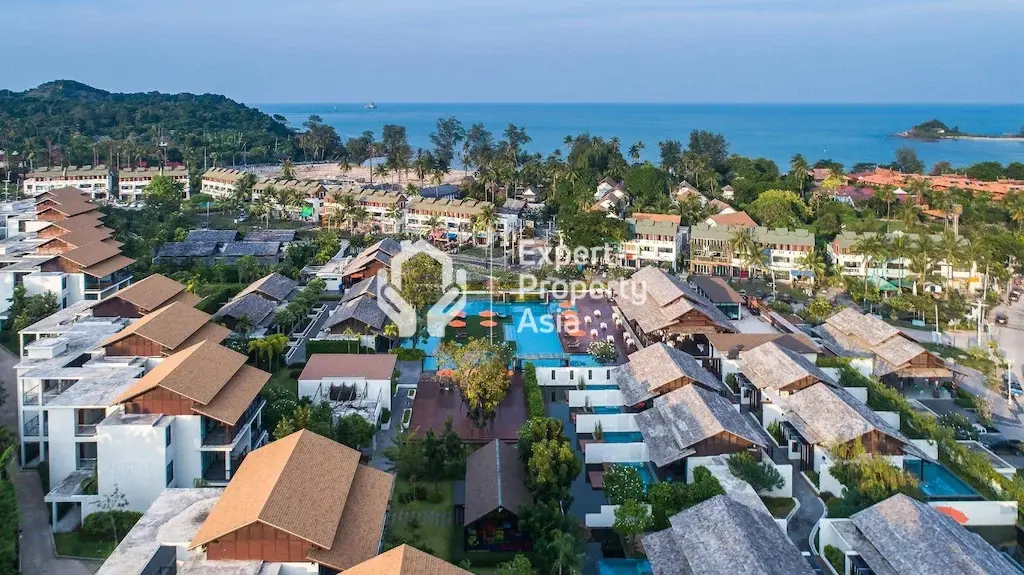 "Opportunité d'Investissement Privilégiée : Resort en Pleine Propriété de 99 Chambres à Choengmon, Koh Samui"