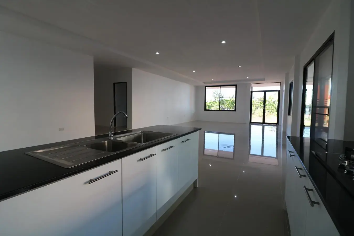 บ้านให้เช่า 4 ห้องนอน 3 ห้องน้ำ พร้อมขายในหมู่ม่อน อุดรธานี ประเทศไทย