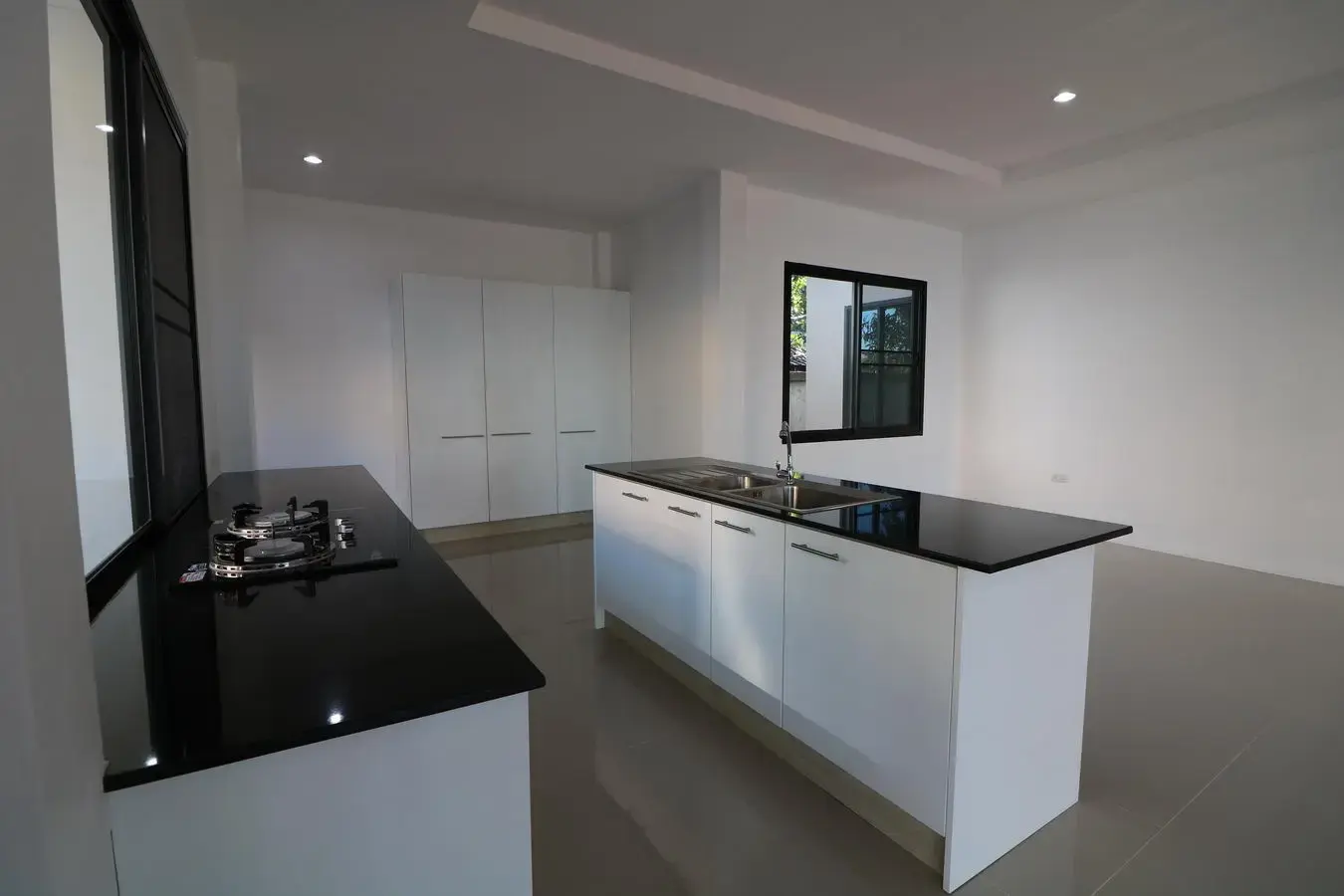 บ้านให้เช่า 4 ห้องนอน 3 ห้องน้ำ พร้อมขายในหมู่ม่อน อุดรธานี ประเทศไทย