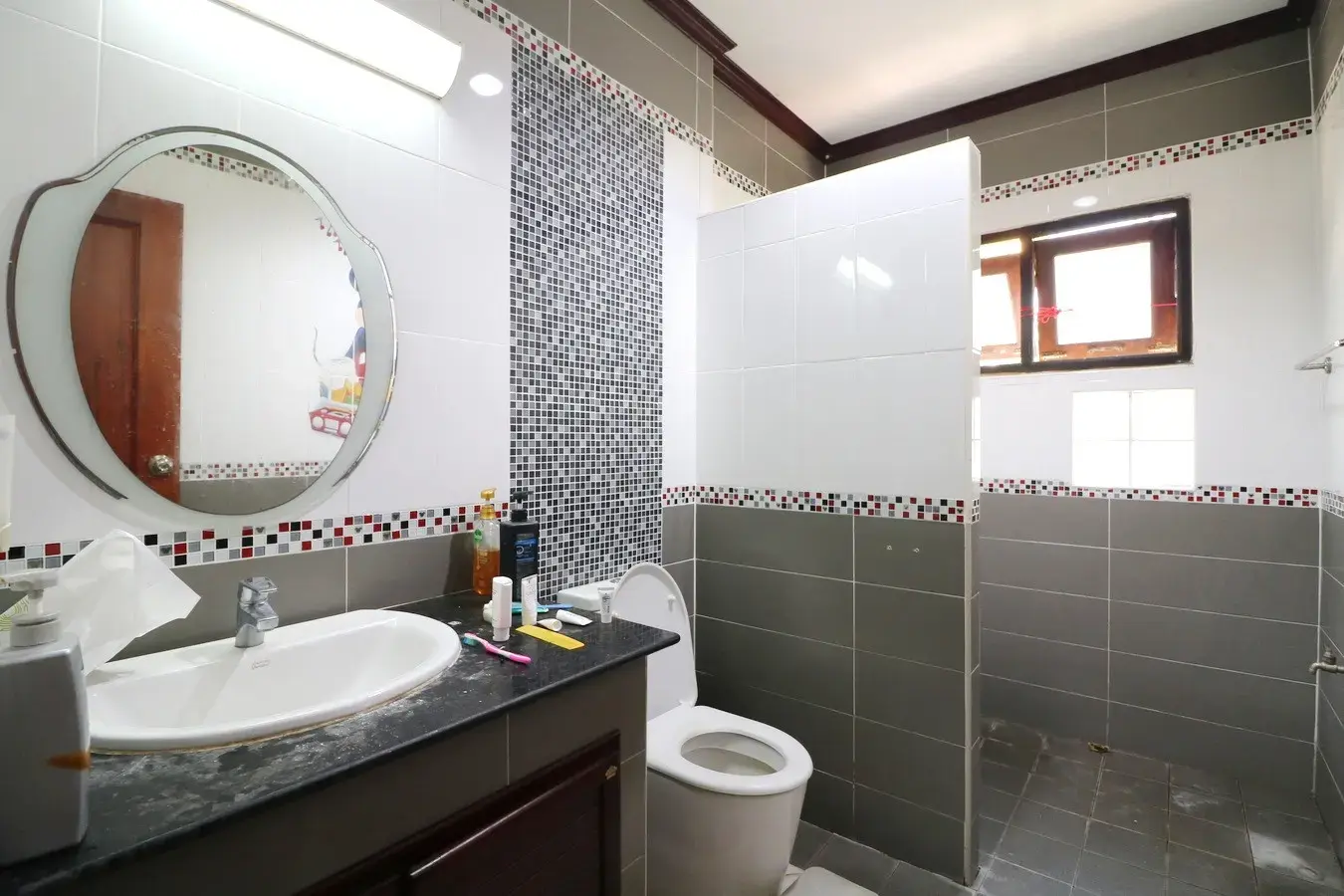 4 BRM, 5 BTH, Stylish 664 Sq. Mt. Home For Sale, Nong Khai, Thailand