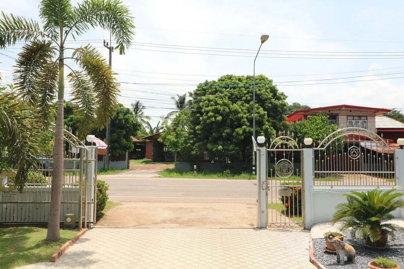 A Wonderful 3 BRM, 3 BTH Home For Sale with Pool in Sawang Daen Din, Sakon Nakhon Province, Thailand