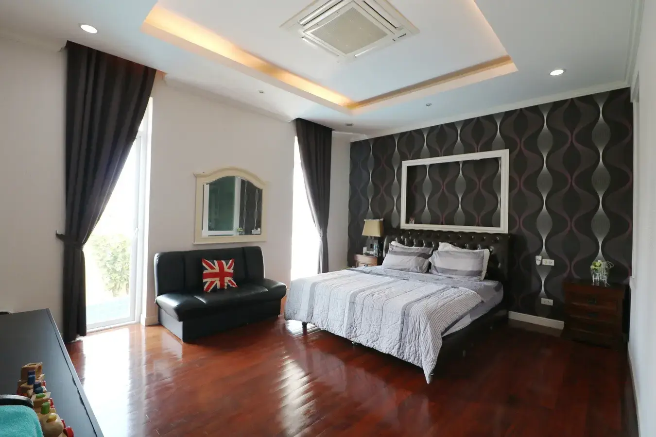 บ้านหรู 5 ห้องนอน 5 ห้องน้ำ ขายในอำเภอหนองบัว จังหวัดอุดรธานี ประเทศไทย