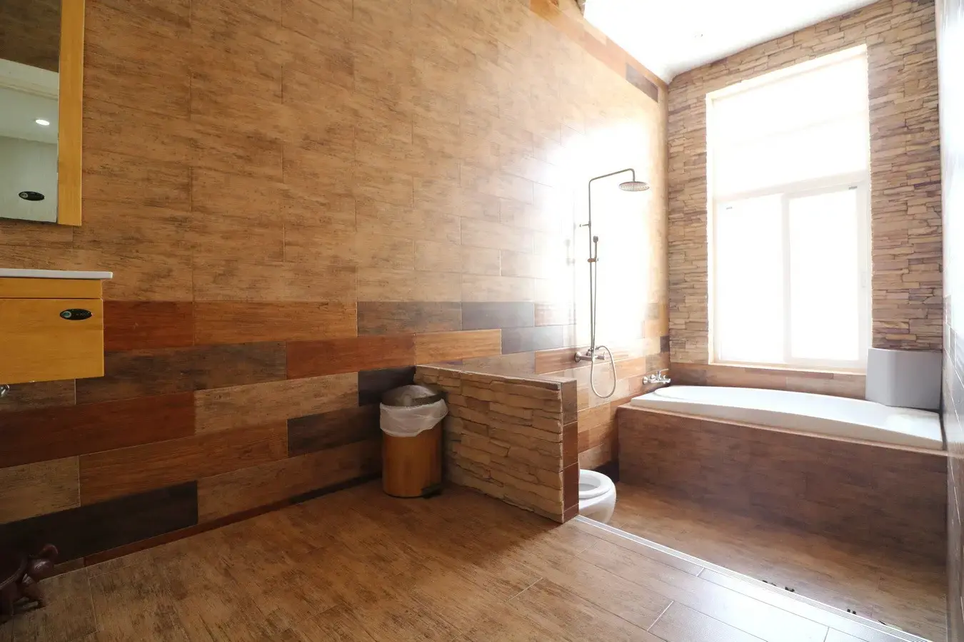 บ้านหรู 5 ห้องนอน 5 ห้องน้ำ ขายในอำเภอหนองบัว จังหวัดอุดรธานี ประเทศไทย