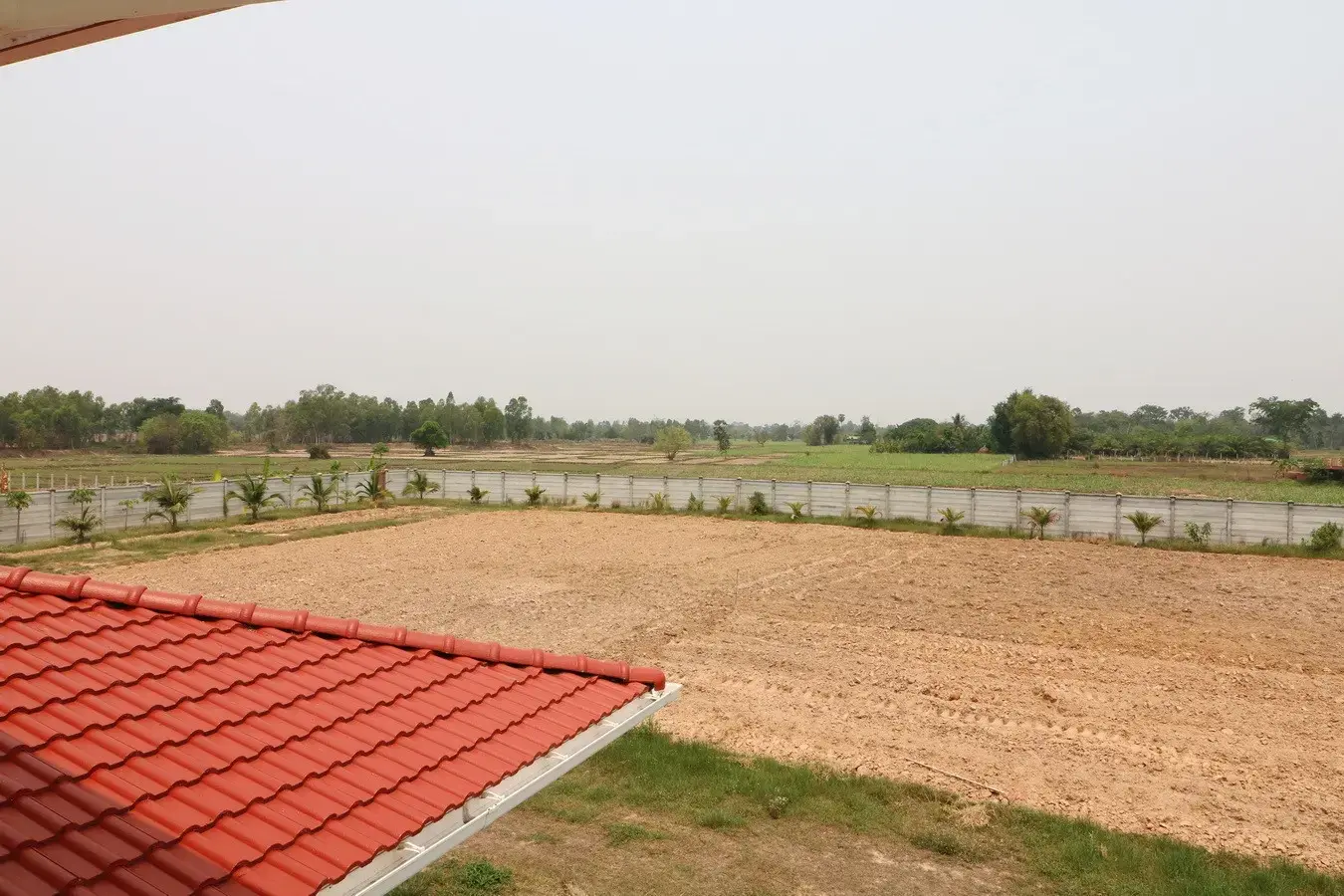 สำหรับขาย: บ้าน 2 ชั้น 3 ห้องนอน 3 ห้องน้ำ พร้อมที่ดิน 16+ ไร่ ในอำเภอหนองหาน