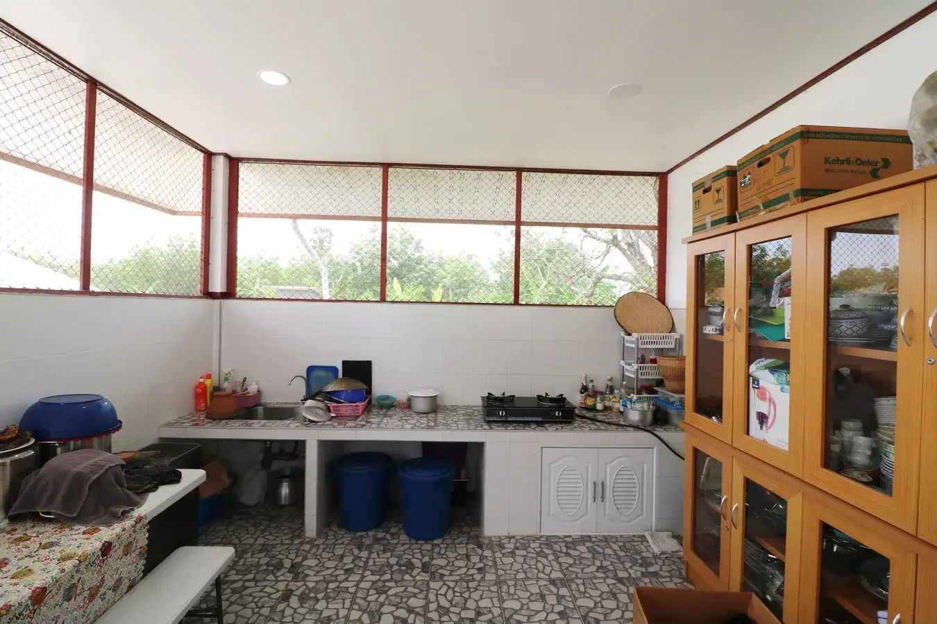 สำหรับขาย: บ้าน 2 ชั้น 3 ห้องนอน 3 ห้องน้ำ พร้อมที่ดิน 16+ ไร่ ในอำเภอหนองหาน