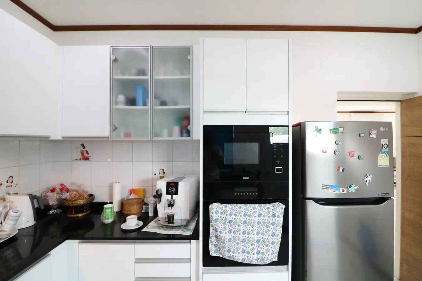 สำหรับขาย: บ้าน 2 ชั้น 3 ห้องนอน 3 ห้องน้ำ พร้อมที่ดิน 16+ ไร่ ในอำเภอหนองหาน