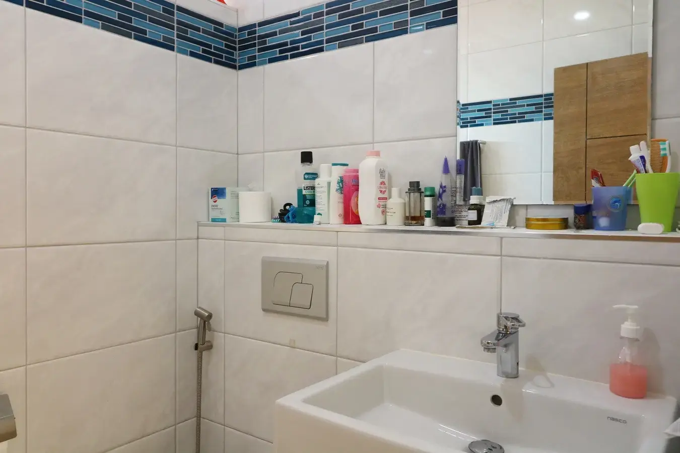 สำหรับขาย: บ้าน 2 ชั้น 3 ห้องนอน 3 ห้องน้ำ พร้อมที่ดิน 16+ ไร่ ในอำเภอหนองหาน