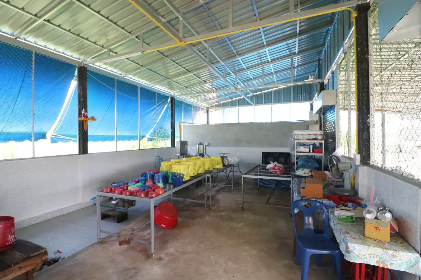 สำหรับขาย: บ้าน 2 ชั้น 3 ห้องนอน 3 ห้องน้ำ พร้อมที่ดิน 16+ ไร่ ในอำเภอหนองหาน