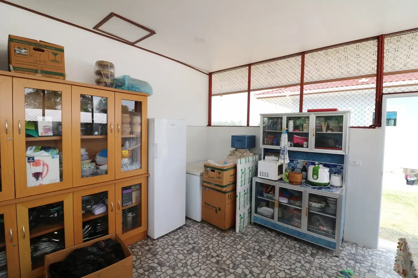 สำหรับขาย: บ้าน 2 ชั้น 3 ห้องนอน 3 ห้องน้ำ พร้อมที่ดิน 16+ ไร่ ในอำเภอหนองหาน