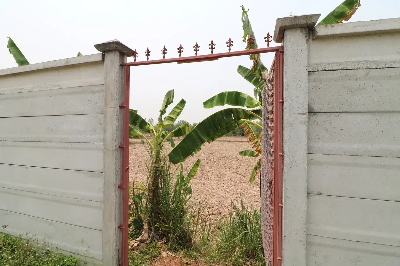 สำหรับขาย: บ้าน 2 ชั้น 3 ห้องนอน 3 ห้องน้ำ พร้อมที่ดิน 16+ ไร่ ในอำเภอหนองหาน