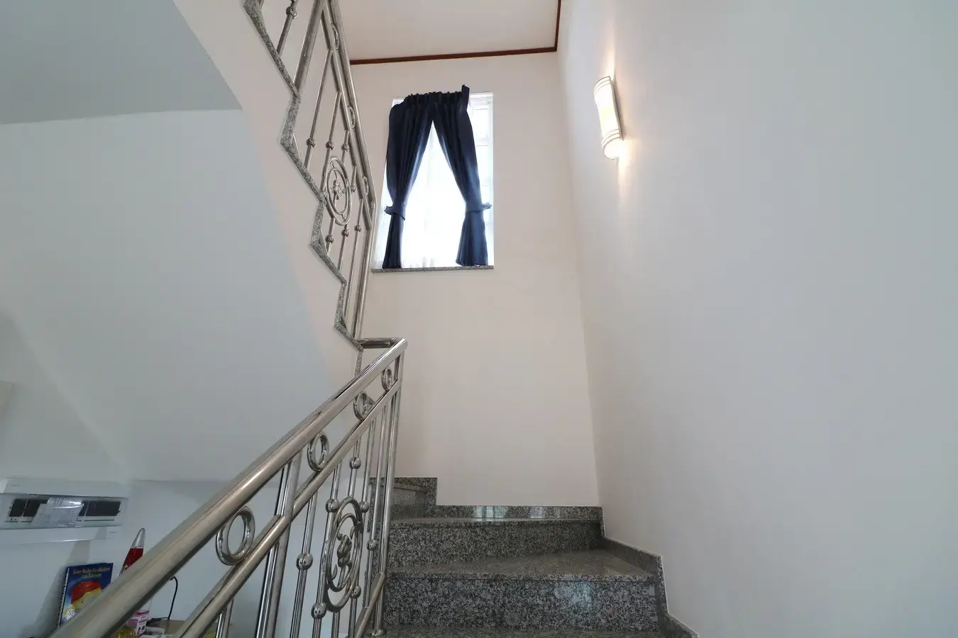 สำหรับขาย: บ้าน 2 ชั้น 3 ห้องนอน 3 ห้องน้ำ พร้อมที่ดิน 16+ ไร่ ในอำเภอหนองหาน