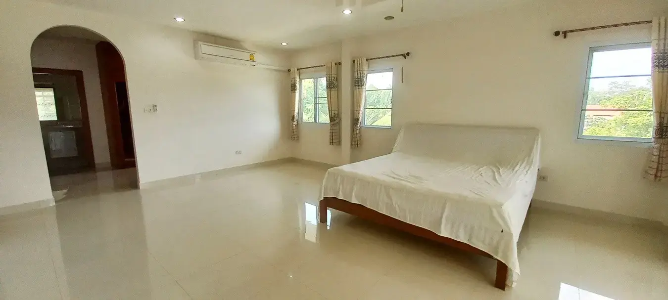 ขายบ้าน2ชั้น 3ห้องนอน 3ห้องน้ำ ที่ดินขนาดใหญ่ อุดรธานี ประเทศไทย