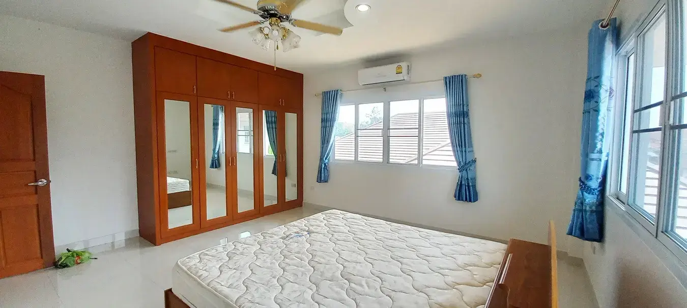 ขายบ้าน2ชั้น 3ห้องนอน 3ห้องน้ำ ที่ดินขนาดใหญ่ อุดรธานี ประเทศไทย