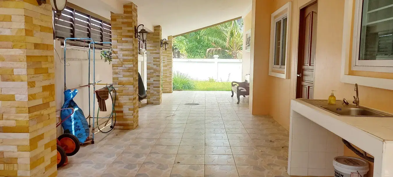 ขายบ้าน2ชั้น 3ห้องนอน 3ห้องน้ำ ที่ดินขนาดใหญ่ อุดรธานี ประเทศไทย