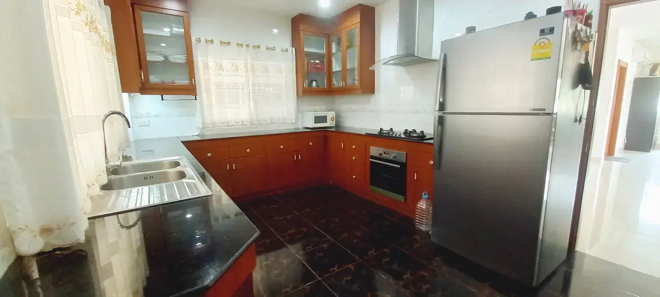 ขายบ้าน2ชั้น 3ห้องนอน 3ห้องน้ำ ที่ดินขนาดใหญ่ อุดรธานี ประเทศไทย