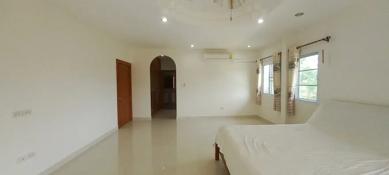 ขายบ้าน2ชั้น 3ห้องนอน 3ห้องน้ำ ที่ดินขนาดใหญ่ อุดรธานี ประเทศไทย