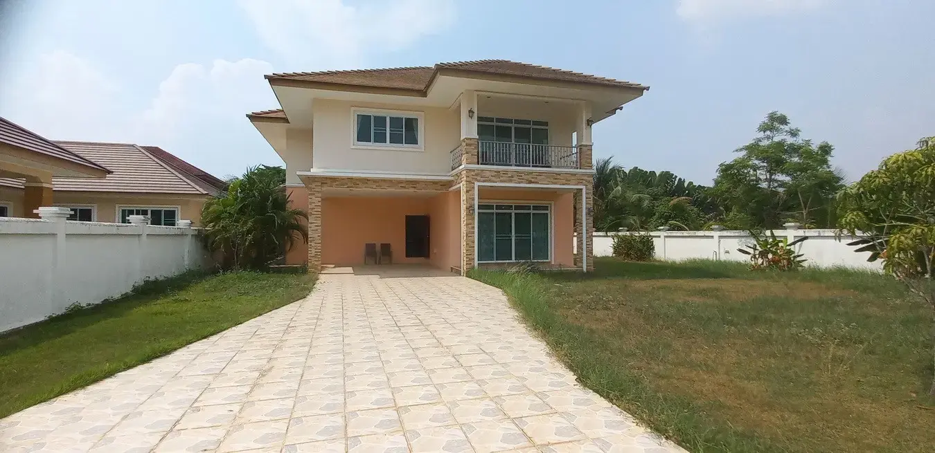 ขายบ้าน2ชั้น 3ห้องนอน 3ห้องน้ำ ที่ดินขนาดใหญ่ อุดรธานี ประเทศไทย