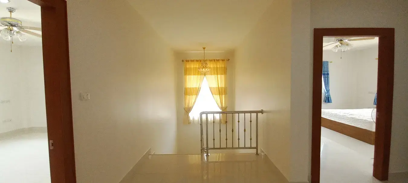 ขายบ้าน2ชั้น 3ห้องนอน 3ห้องน้ำ ที่ดินขนาดใหญ่ อุดรธานี ประเทศไทย