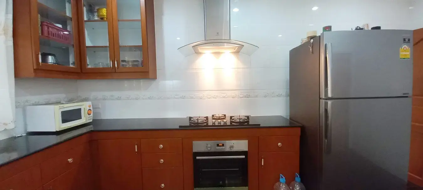 ขายบ้าน2ชั้น 3ห้องนอน 3ห้องน้ำ ที่ดินขนาดใหญ่ อุดรธานี ประเทศไทย