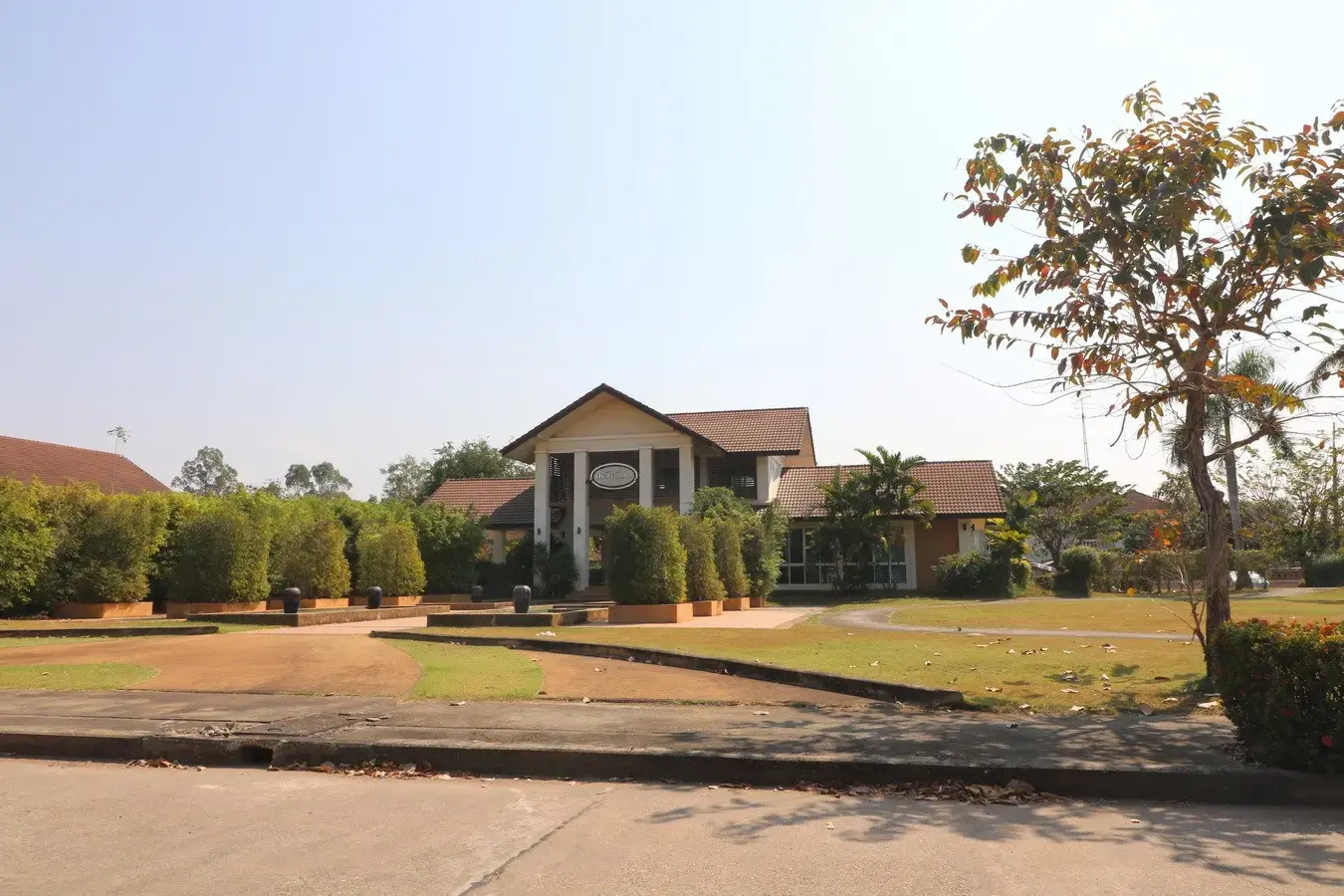 ขายบ้าน2ชั้น 3ห้องนอน 3ห้องน้ำ ที่ดินขนาดใหญ่ อุดรธานี ประเทศไทย